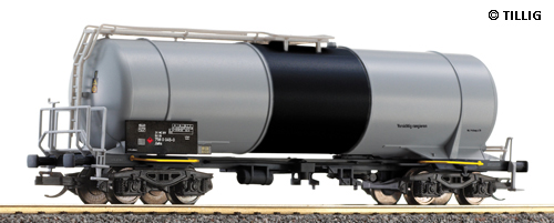 4 axle Tank car<br /><a href='images/pictures/Tillig/15463.jpg' target='_blank'>Full size image</a>